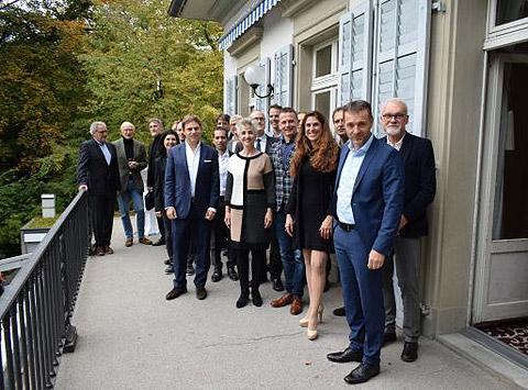 Gruppenfoto Rountable mit Regierungspräsidentin Carmen Walker Späh